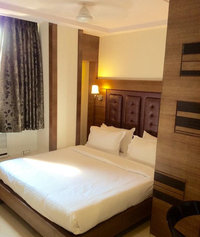 Hotel Sapna Mumbai Room photo
